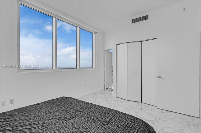 244 Biscayne Boulevard 4708, Miami, FL 33132