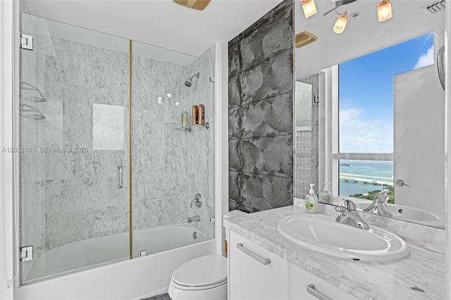 244 Biscayne Boulevard 4708, Miami, FL 33132