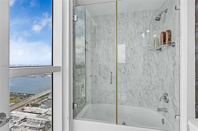 244 Biscayne Boulevard 4708, Miami, FL 33132