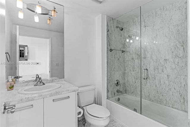244 Biscayne Boulevard 4708, Miami, FL 33132