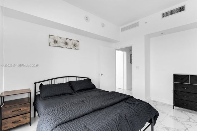 244 Biscayne Boulevard 4708, Miami, FL 33132