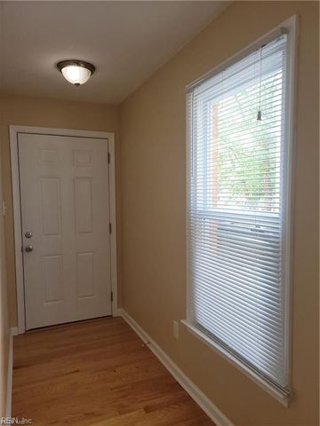 628 Redgate Ave Apt A, Norfolk, VA 23507
