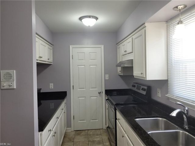 628 Redgate Ave Apt A, Norfolk, VA 23507