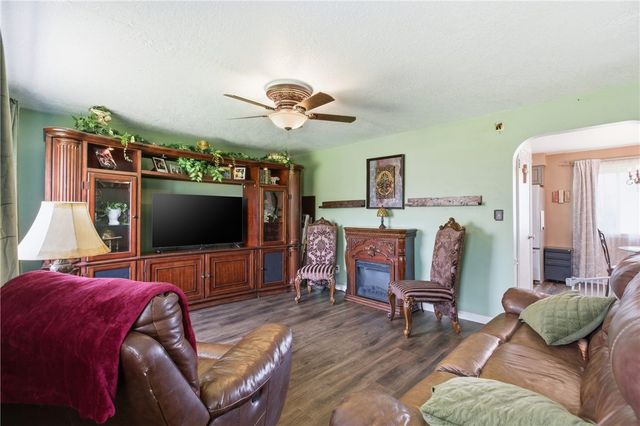 1630 Old Brodhead Rd, Center Twp, PA 15061