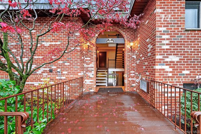 7 Briarcliff Drive S 13, Ossining, NY 10562