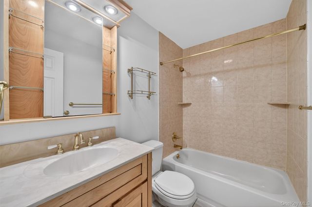 7 Briarcliff Drive S 13, Ossining, NY 10562