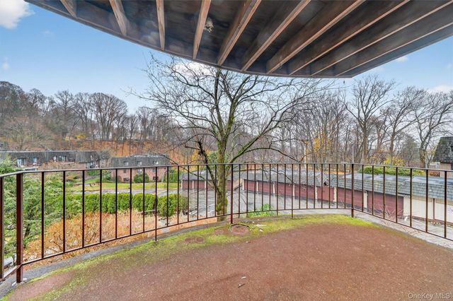 7 Briarcliff Drive S 13, Ossining, NY 10562