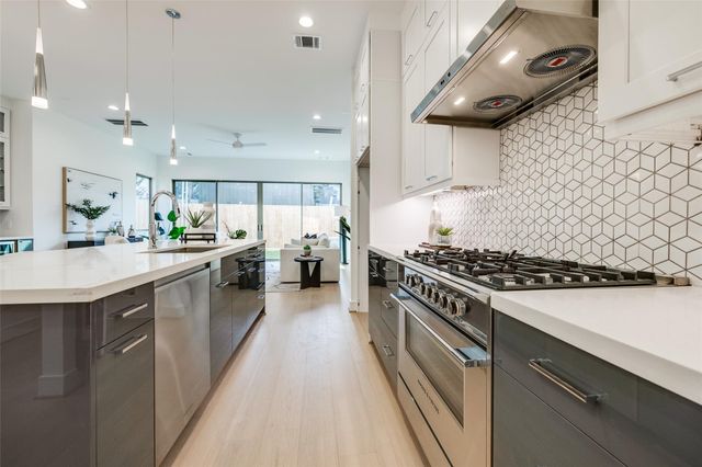 2630 Peckham Street, Houston, TX 77098