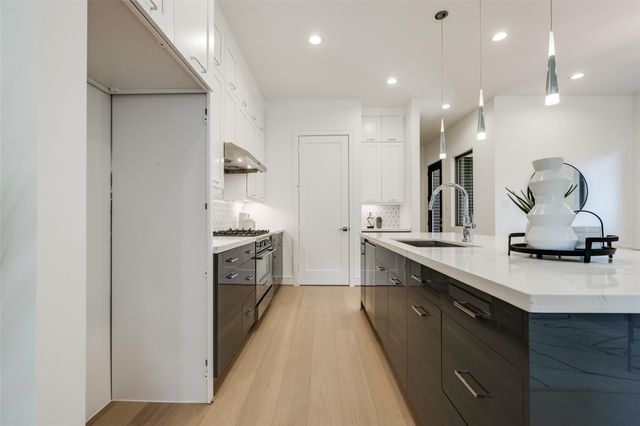 2630 Peckham Street, Houston, TX 77098