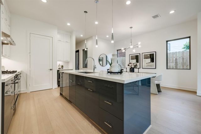 2630 Peckham Street, Houston, TX 77098