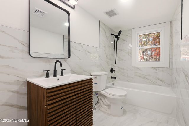 31 Rappleyea Road, Howell, NJ 07731