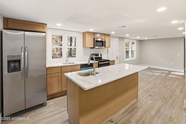 31 Rappleyea Road, Howell, NJ 07731