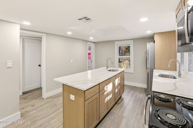 31 Rappleyea Road, Howell, NJ 07731