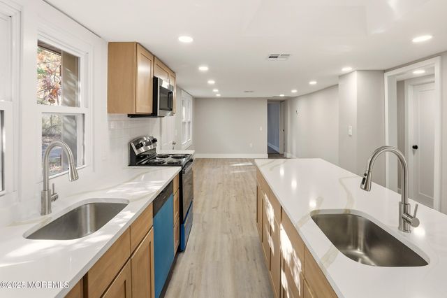 31 Rappleyea Road, Howell, NJ 07731