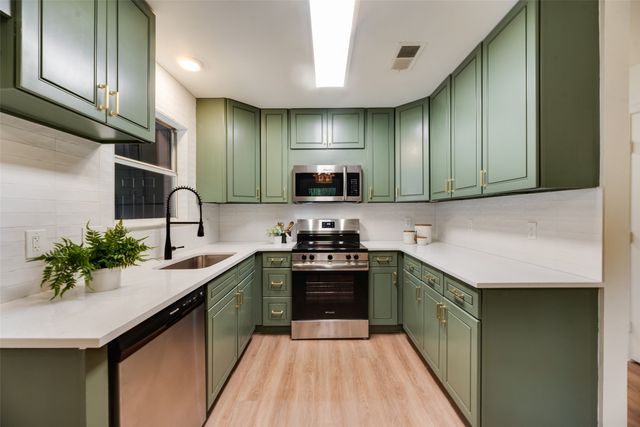 305 Lively Hill, Mckinney, TX 75069
