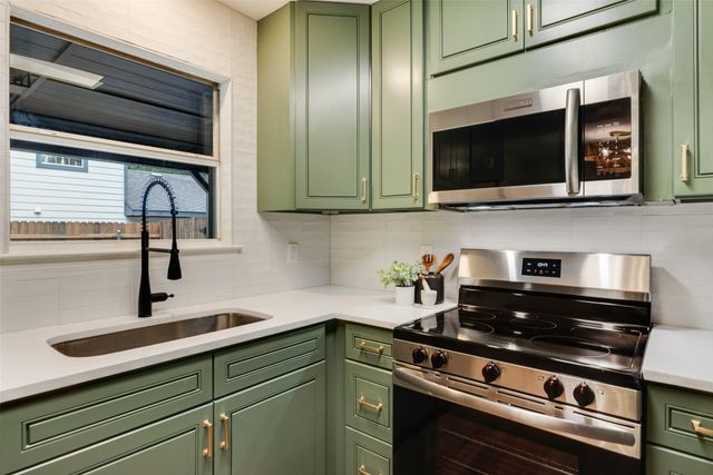305 Lively Hill, Mckinney, TX 75069