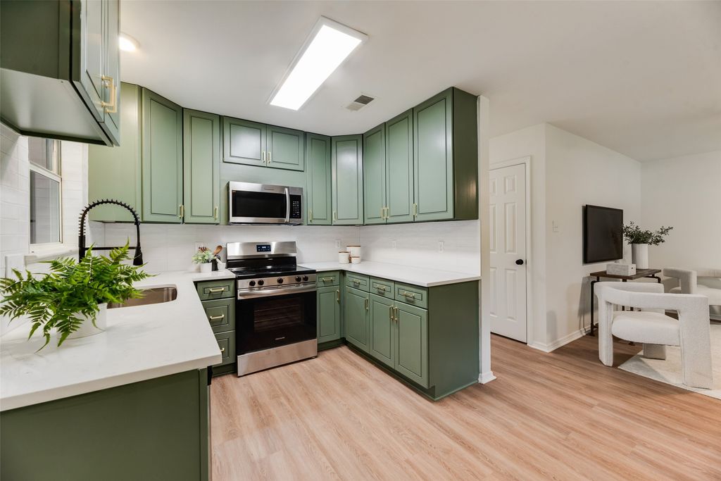 305 Lively Hill, Mckinney, TX 75069