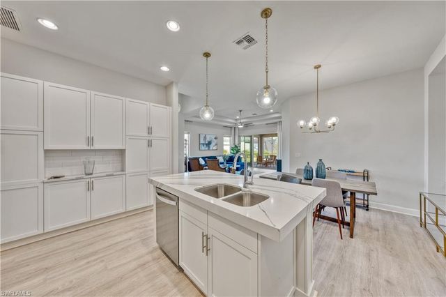 6421 Carnival RD, Naples, FL 34113