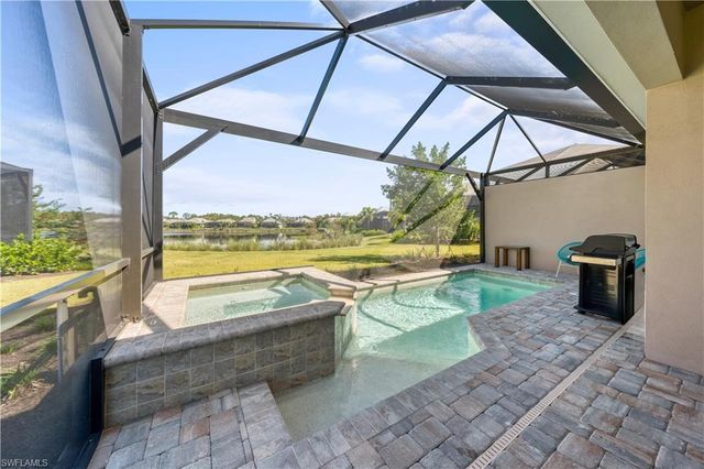 6421 Carnival RD, Naples, FL 34113