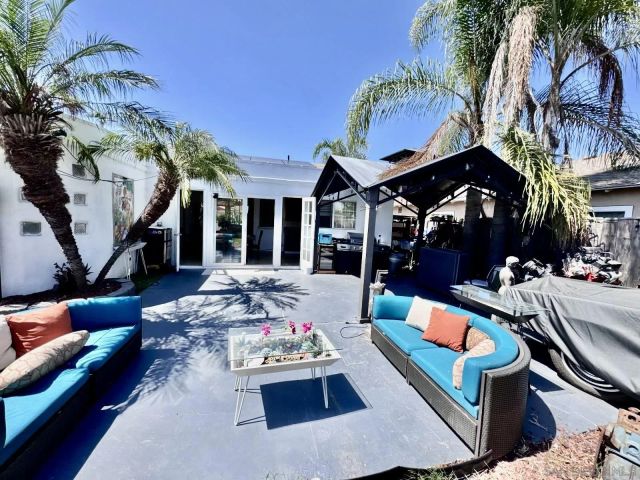 10979 Salinas way, San Diego, CA 92126