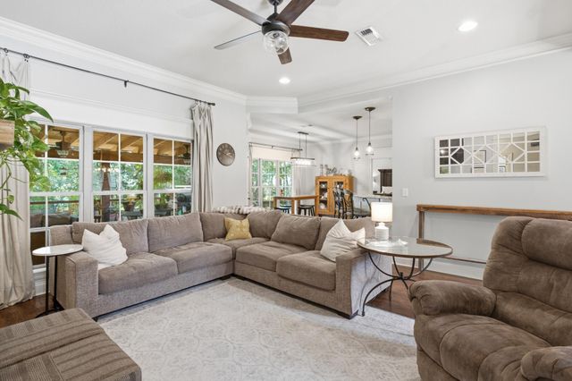 15 W Donnington, Hattiesburg, MS 39402