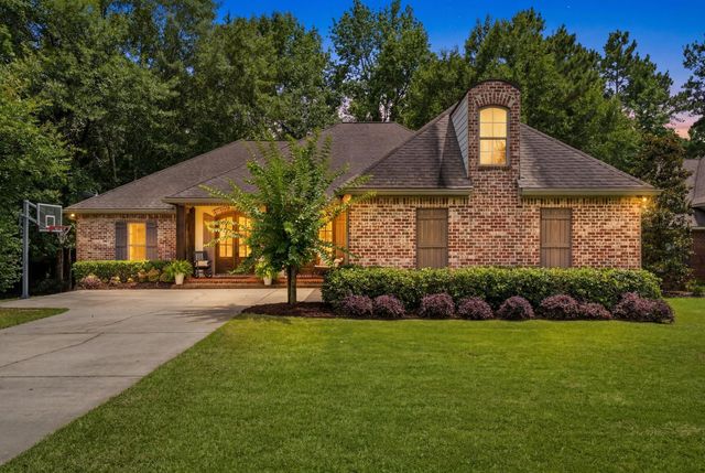 15 W Donnington, Hattiesburg, MS 39402