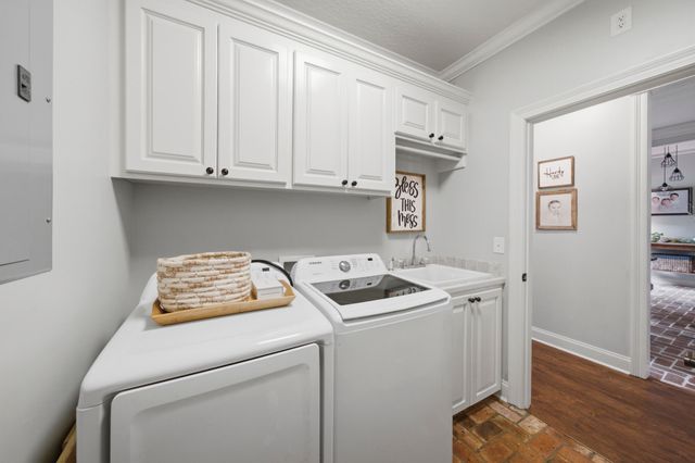 15 W Donnington, Hattiesburg, MS 39402