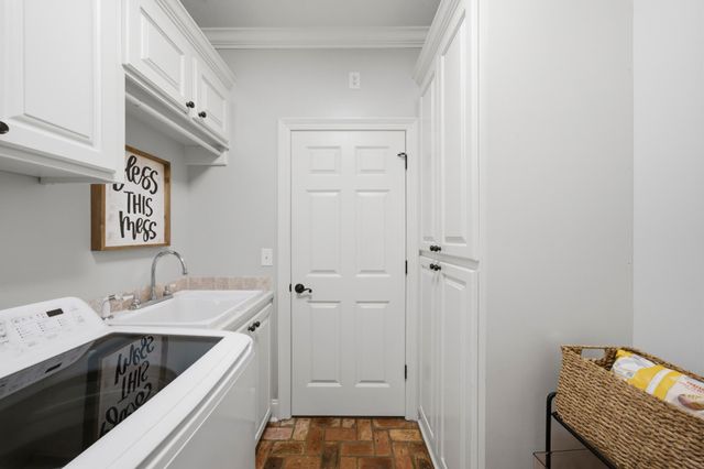 15 W Donnington, Hattiesburg, MS 39402