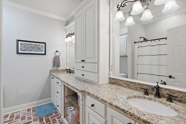 15 W Donnington, Hattiesburg, MS 39402