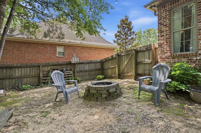 15 W Donnington, Hattiesburg, MS 39402