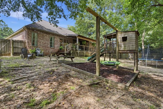 15 W Donnington, Hattiesburg, MS 39402
