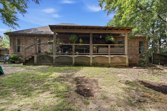 15 W Donnington, Hattiesburg, MS 39402
