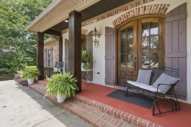 15 W Donnington, Hattiesburg, MS 39402