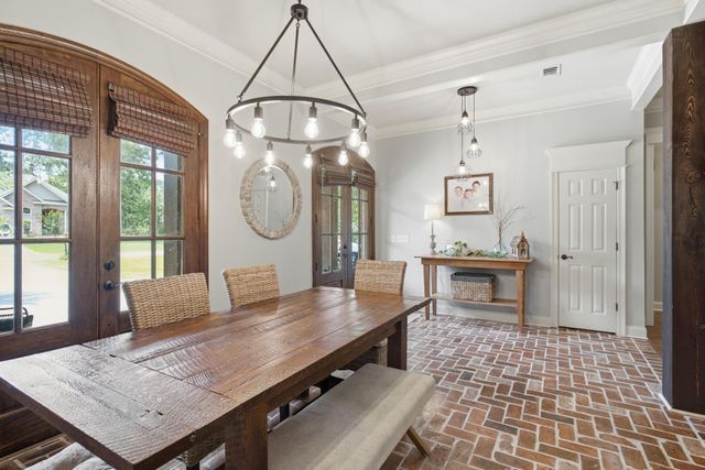 15 W Donnington, Hattiesburg, MS 39402