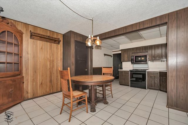 13452 W Chicago Bloomington Trail, Homer Glen, IL 60491