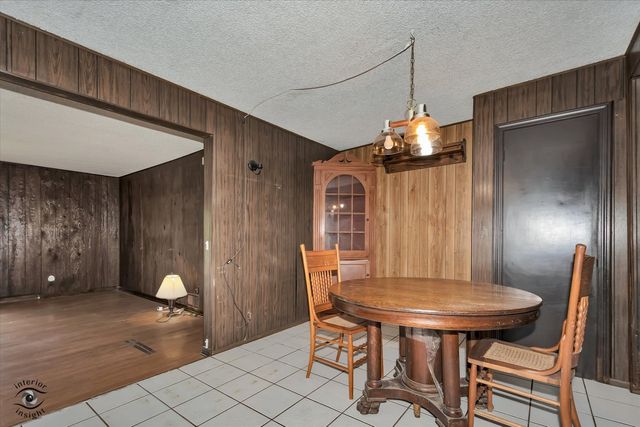 13452 W Chicago Bloomington Trail, Homer Glen, IL 60491