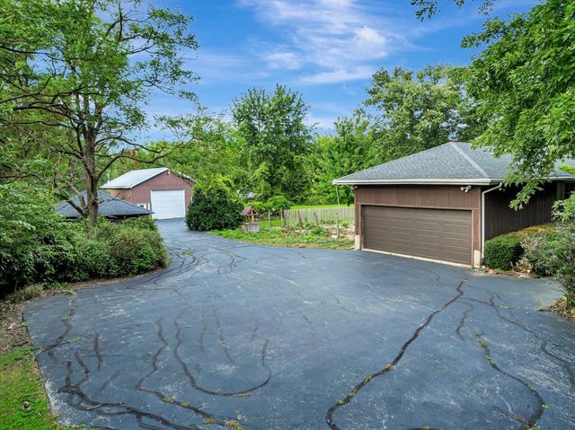 13452 W Chicago Bloomington Trail, Homer Glen, IL 60491