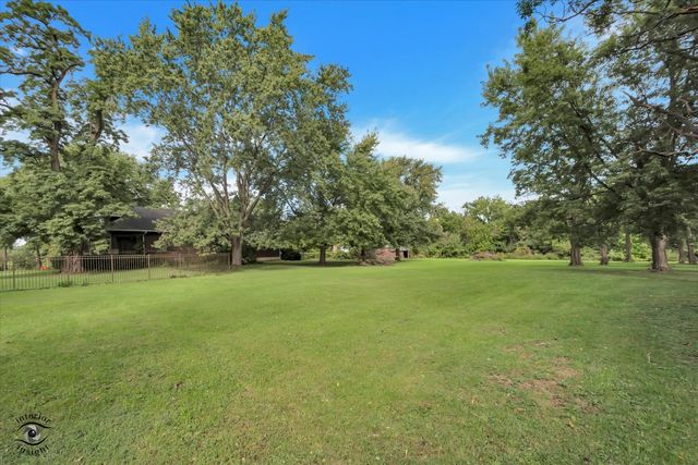 13452 W Chicago Bloomington Trail, Homer Glen, IL 60491