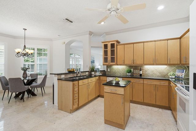 9811 GINGERWOOD DRIVE, Tampa, FL 33626