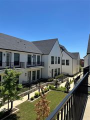 128 Garden Court W, Arlington, TX 76013