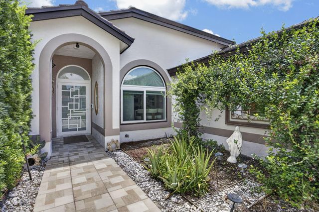 716 LAKE WELLINGTON Drive, Wellington, FL 33414