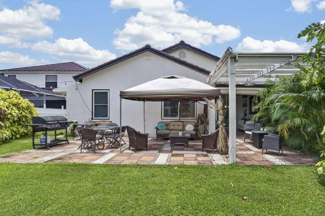 716 LAKE WELLINGTON Drive, Wellington, FL 33414