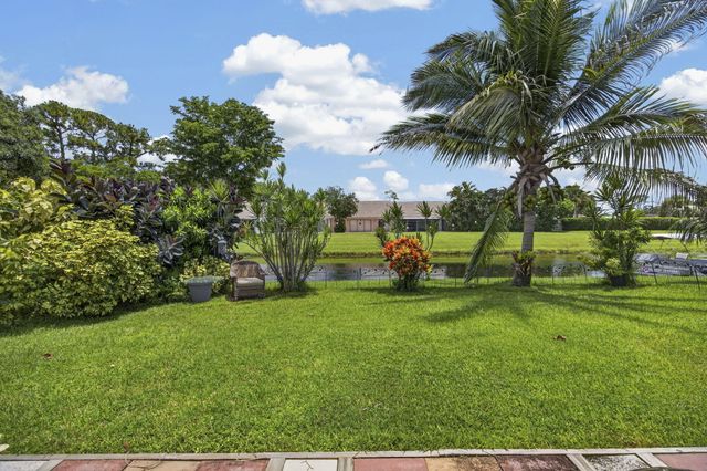 716 LAKE WELLINGTON Drive, Wellington, FL 33414