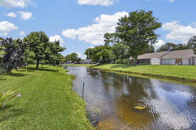 716 LAKE WELLINGTON Drive, Wellington, FL 33414