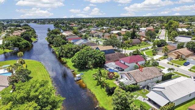 716 LAKE WELLINGTON Drive, Wellington, FL 33414