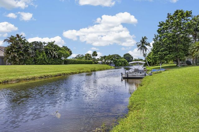 716 LAKE WELLINGTON Drive, Wellington, FL 33414