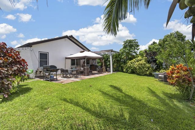 716 LAKE WELLINGTON Drive, Wellington, FL 33414