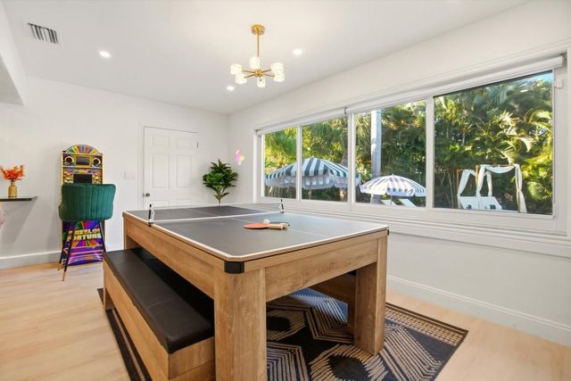 245 N Tradewinds Avenue, Lauderdale-By-The-Sea, Fort Lauderdale, FL 33308