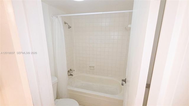 4344 NW 9th Ave 10-2B, Deerfield Beach, FL 33064