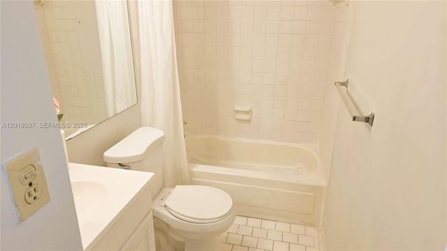 4344 NW 9th Ave 10-2B, Deerfield Beach, FL 33064